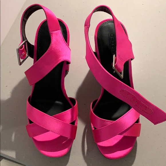 ASOS BRAND NEW HEELS - Picture 3 of 3